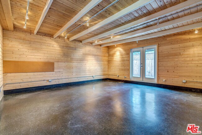 Building Photo - 329 N McCadden Pl