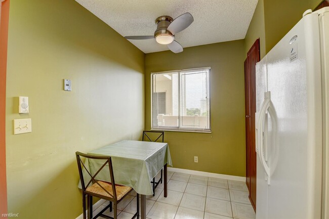 Building Photo - 2 br, 2 bath Condo - 14425 Strathmore Ln A...