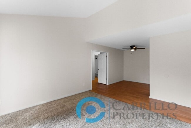 Building Photo - 1BD/1BA Private Balcony + Utilities Included | Prime Black Mountain Location