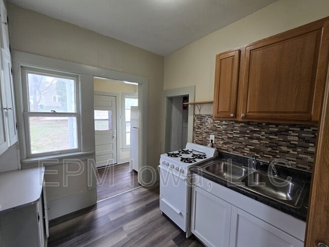 Building Photo - 823 Glenwood St