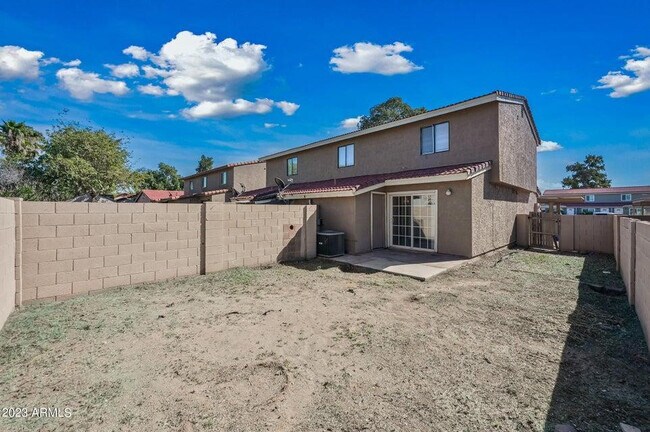 Building Photo - 6166 E Glencove St