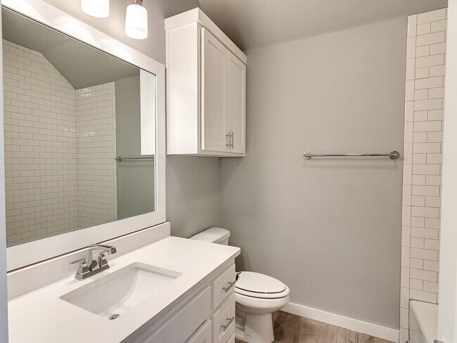 Building Photo - 17412 Braken Dr
