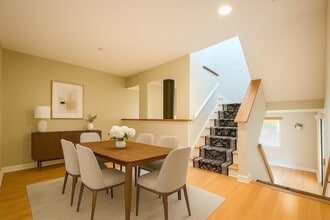 Building Photo - 21 Idlewood