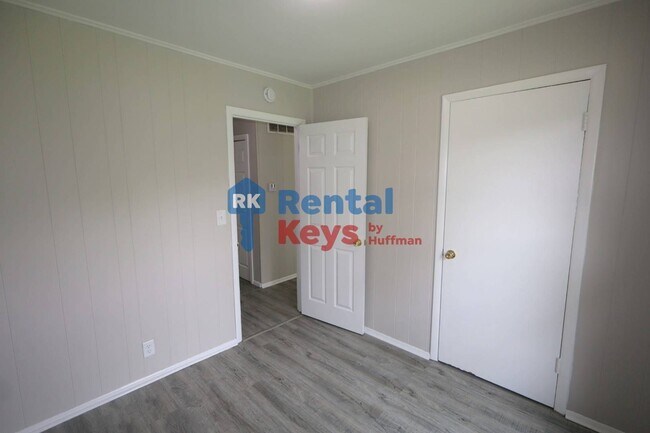 Building Photo - 1506 Covert Ave