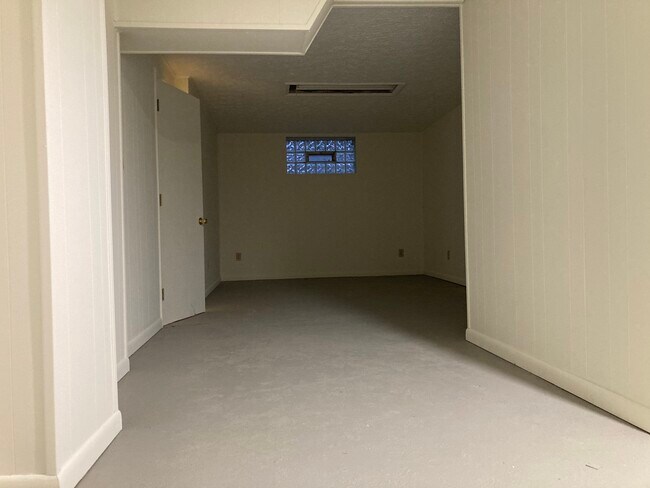 Extra room Basement - 585 Brittain Rd