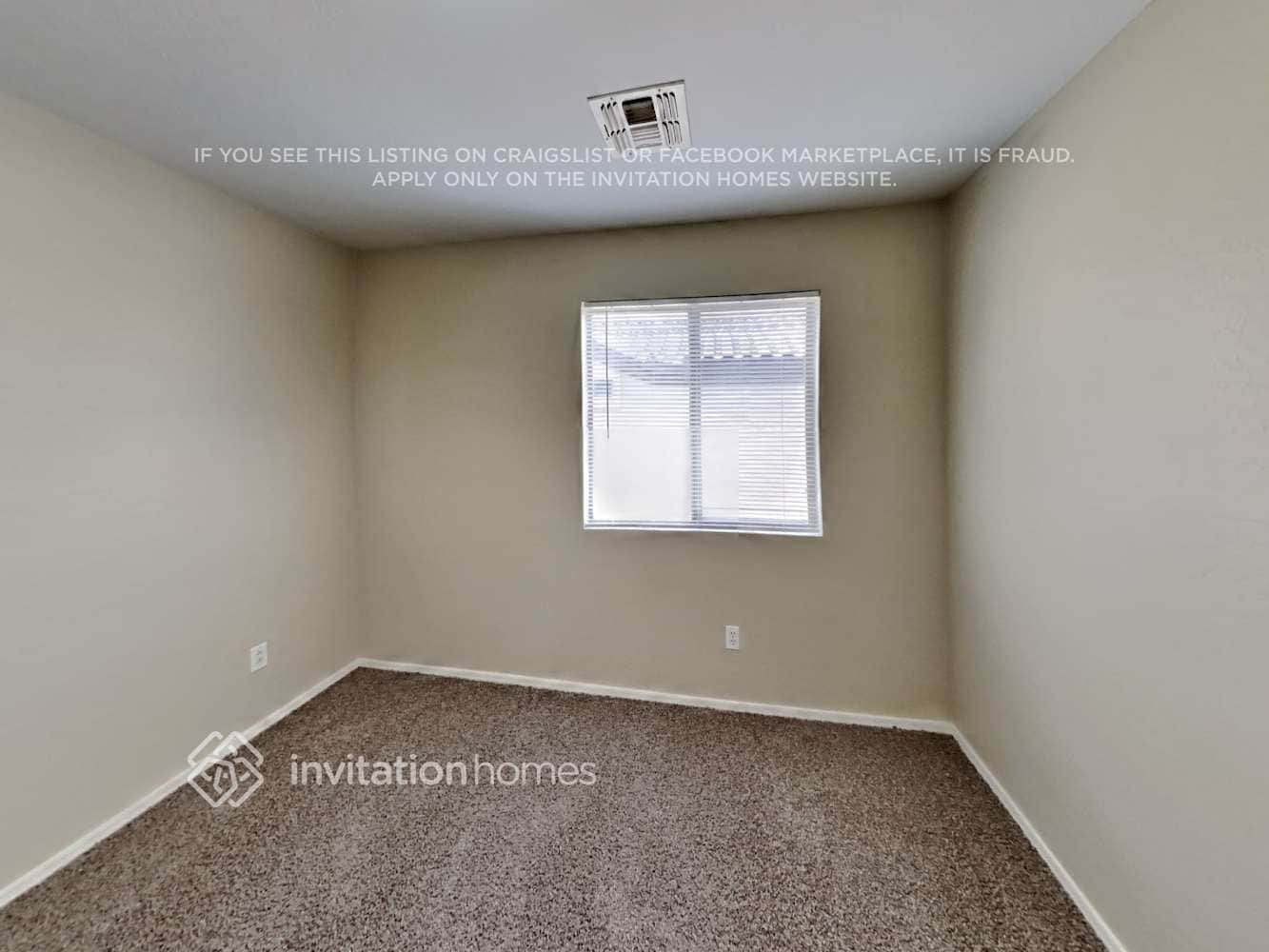 Building Photo - 4642 N 108th Ave