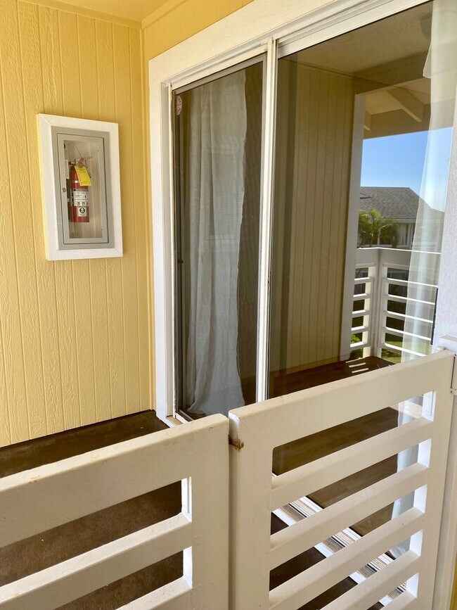 Building Photo - Available Now | 2 Bedroom, 1 Bathroom Apartment w/Scenic View from Enclosed Lanai | Kualana Knoll...