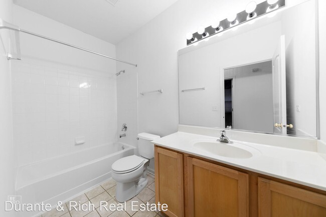 Building Photo - 2853 Falling Waters Dr