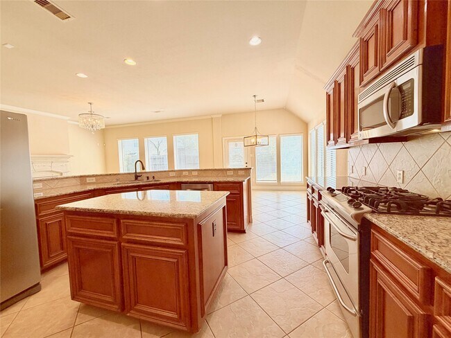 Building Photo - 22015 Rustic Canyon Ln