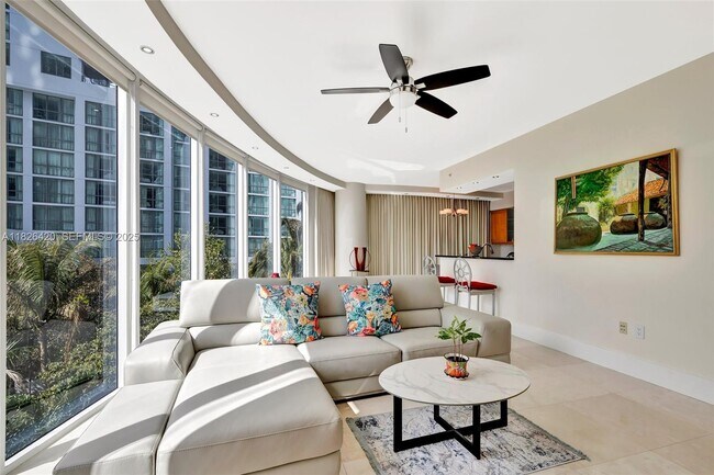 Building Photo - 333 Las Olas Way