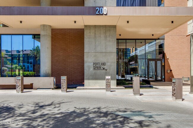 Building Photo - 200 W Portland St