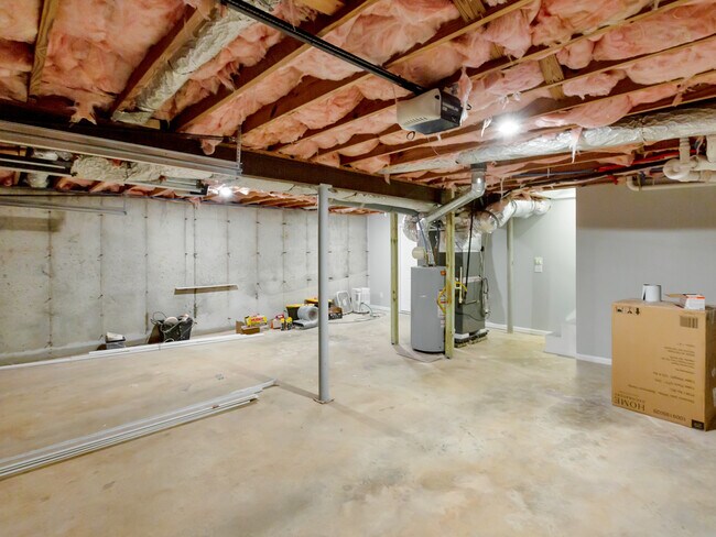 Building Photo - 2501 Sandy Ct