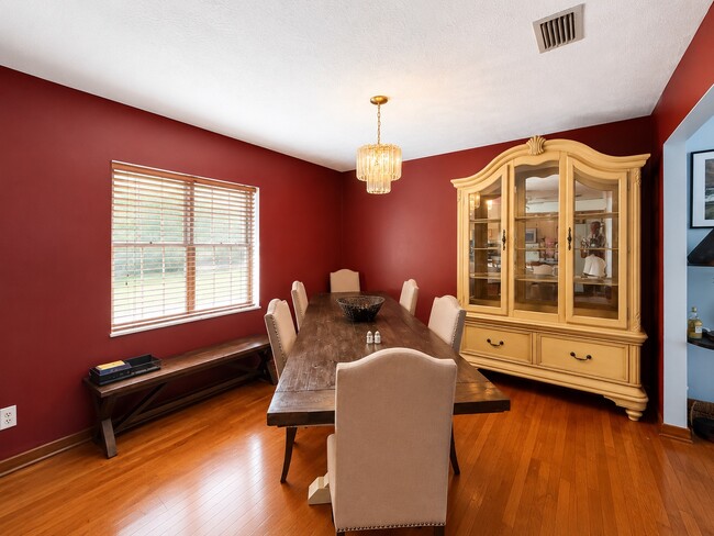 Building Photo - 6006 Jaguar Dr W