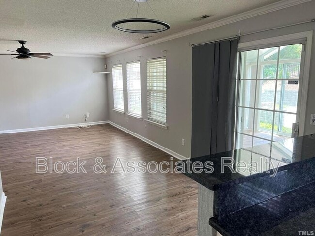 Building Photo - 5013 Marathon Ln