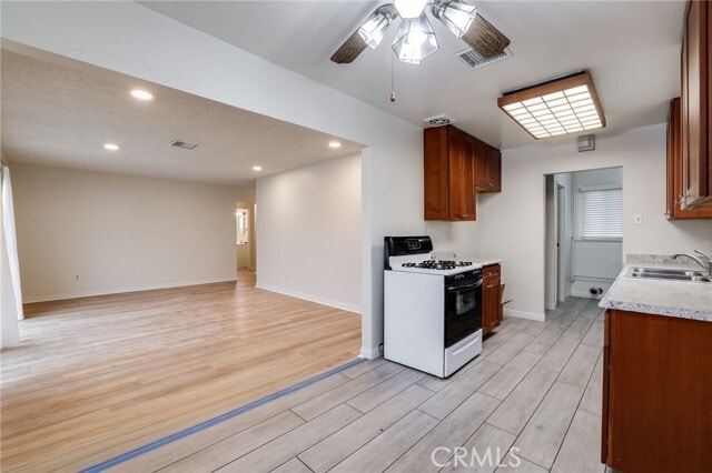 Building Photo - 7869 La Mirada Cir