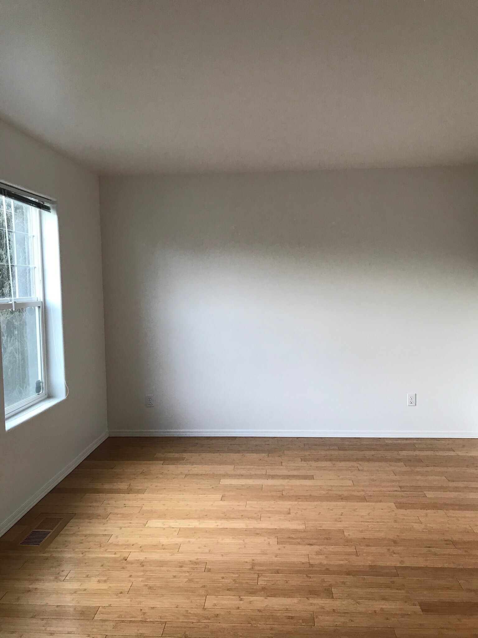Front room can be used as office, formal dining - 1552 SE Ripplewood Ave