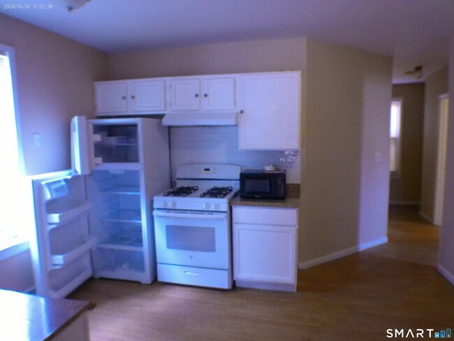 Building Photo - 13 Armstrong Pl