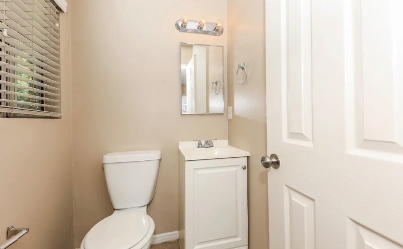 Building Photo - 2815 St Elmo Dr