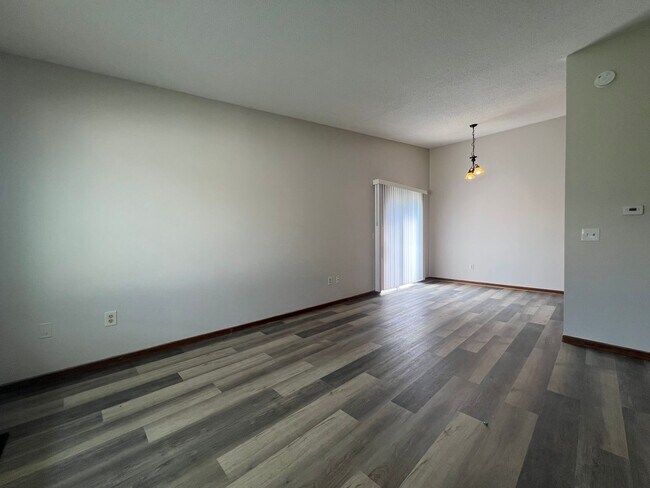 Building Photo - Spacious 2-Bed, 1-Bath Townhome with a Gar...