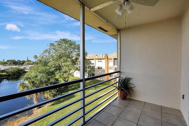 Building Photo - 8225 Sunrise Lakes Blvd