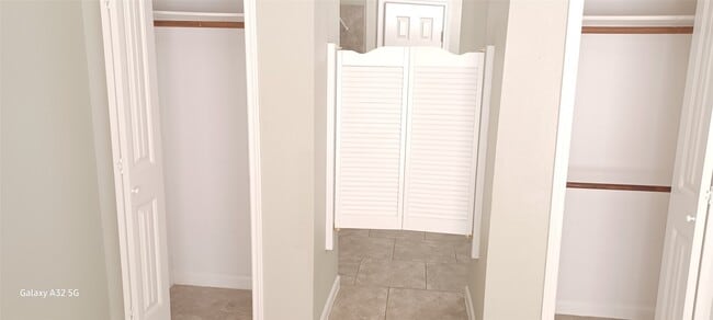 Building Photo - 2106 Wilshire Park Dr