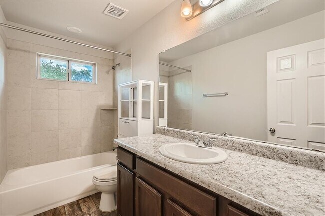 Building Photo - 501 Cinnamon Teal Ln
