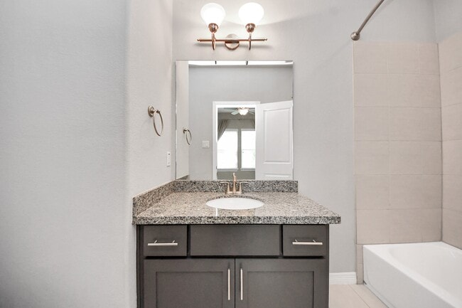 Building Photo - 2219 Bellefontaine