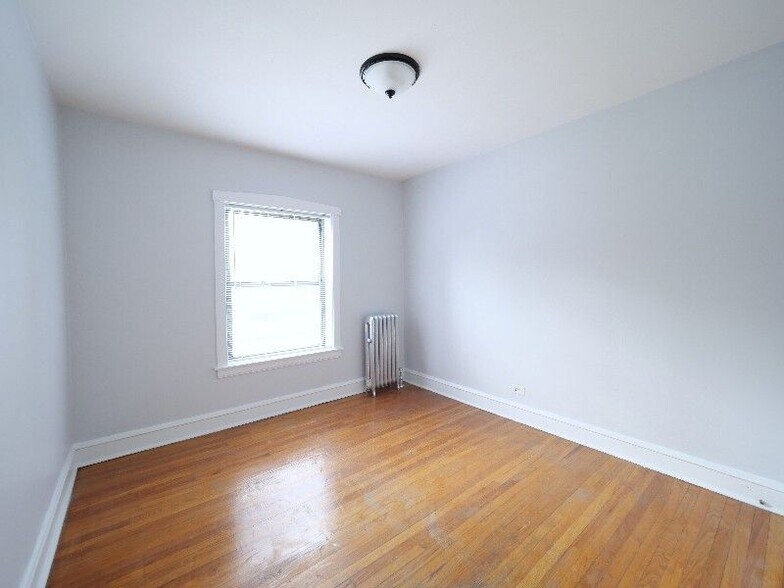 Building Photo - 1764 W North Shore Ave