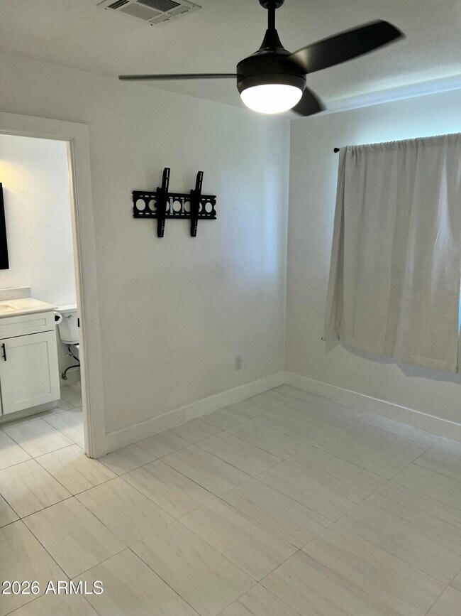 Building Photo - 8738 E Starlight Way