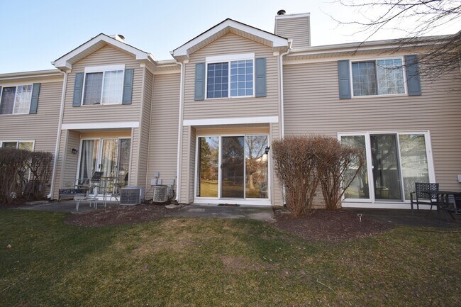 Building Photo - 1815 Moore Ct