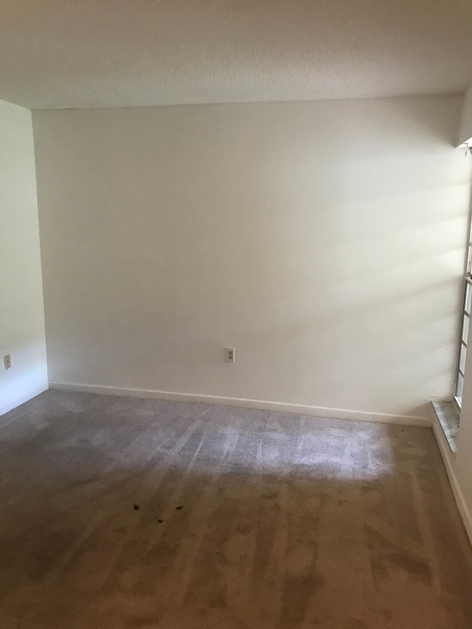 Building Photo - 11925 NE 2nd Ave