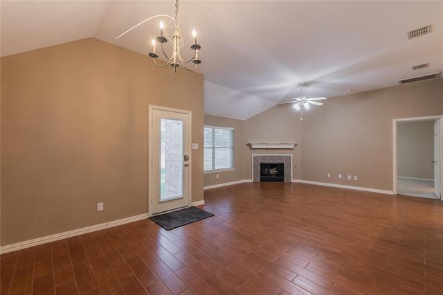 Building Photo - 7801 Quiet Waters Dr