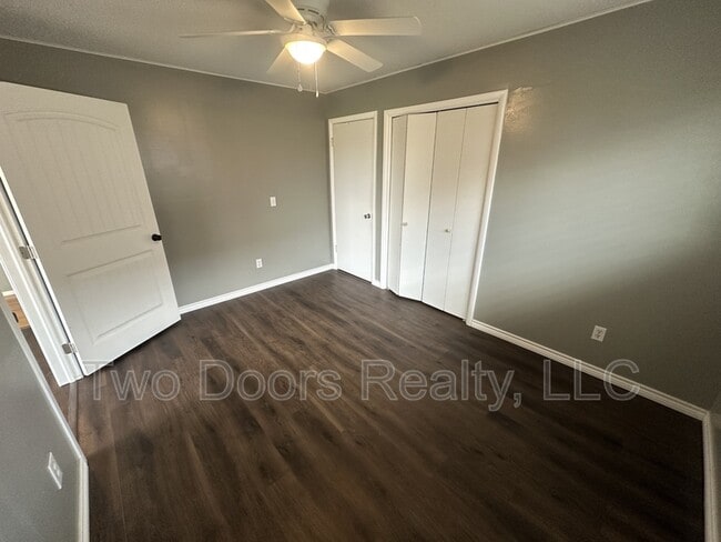 Building Photo - 137 E Jarman Dr