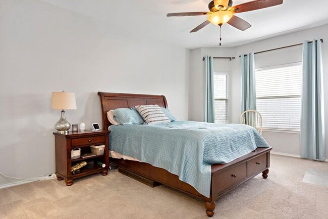 Building Photo - Open Floorpan is Move in Ready just for yo...
