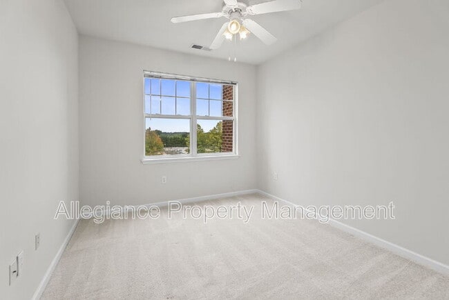 Building Photo - 12929 Centre Park Cir