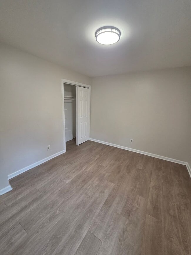 Building Photo - 3 Freewood St