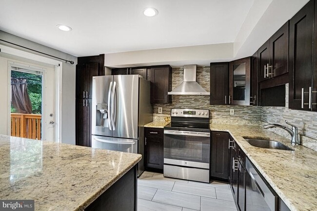 Building Photo - 5376 Harbor Ct Dr