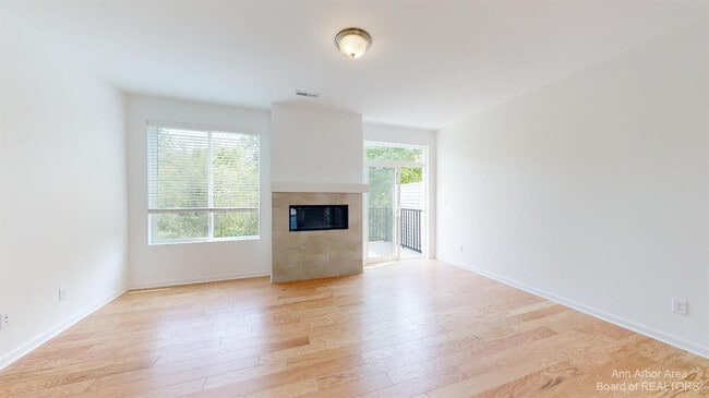 Building Photo - 2741 Bristol Rdg Dr