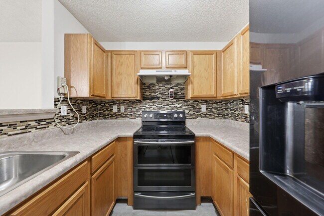Building Photo - 345 Crooked Pine Trail