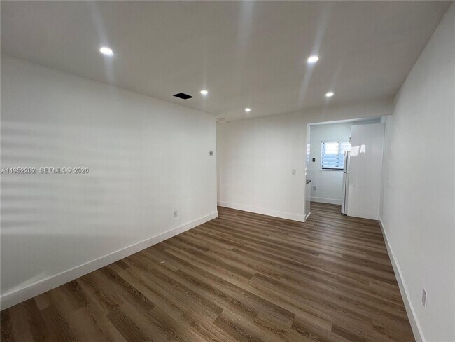 Building Photo - 3297 SW 26th St