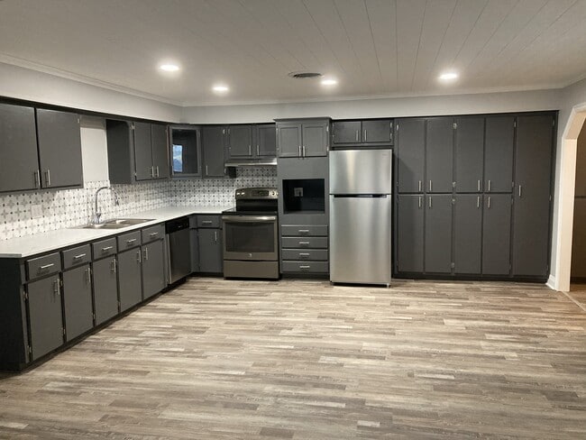 Building Photo - 321 Ismael Rd