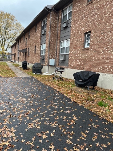 Building Photo - 100 Silliman St