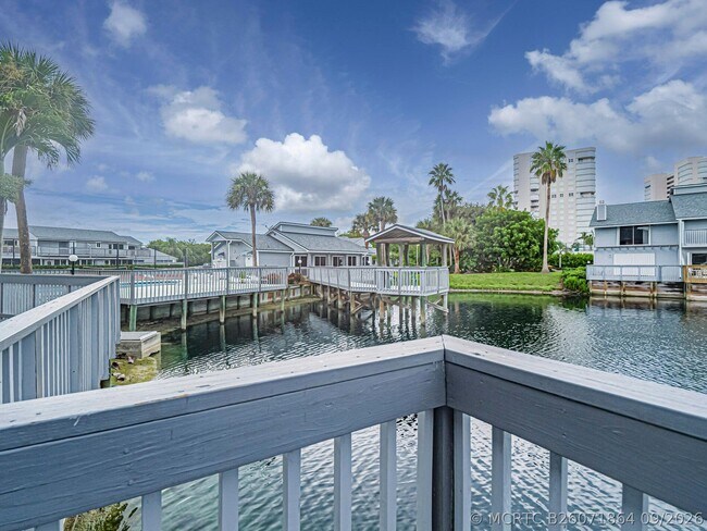 Building Photo - 4949 N Hwy A1A
