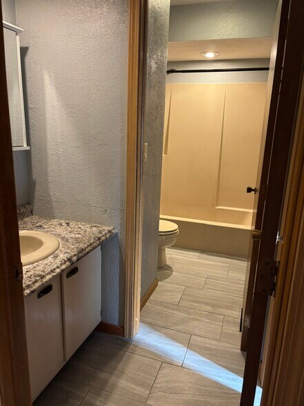 Building Photo - 6172 Brynwood Dr