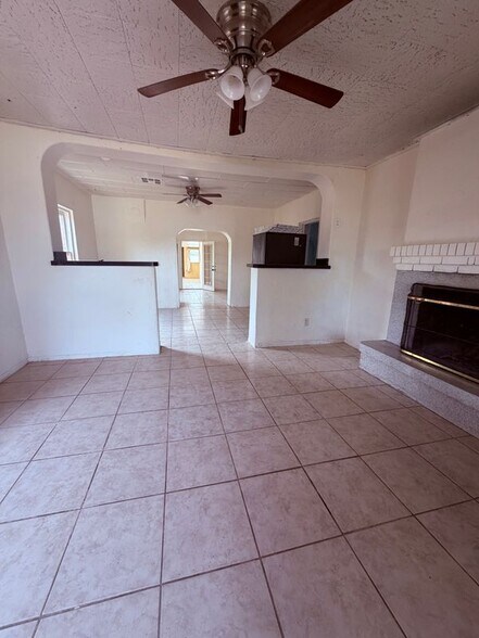 Building Photo - 1235 W Ontario St