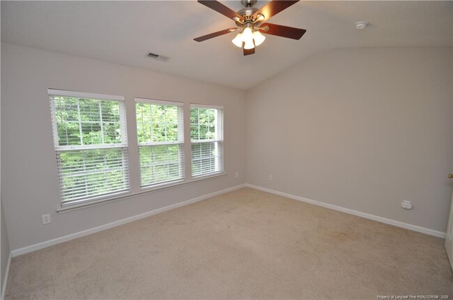 Building Photo - 404 Canyon Lake Cir
