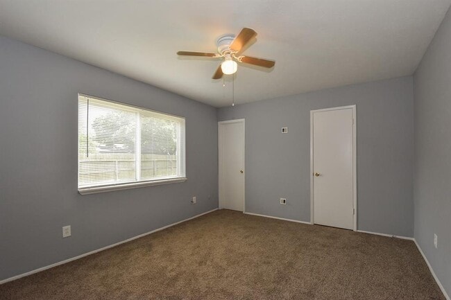 Building Photo - 4631 Lochshin Dr