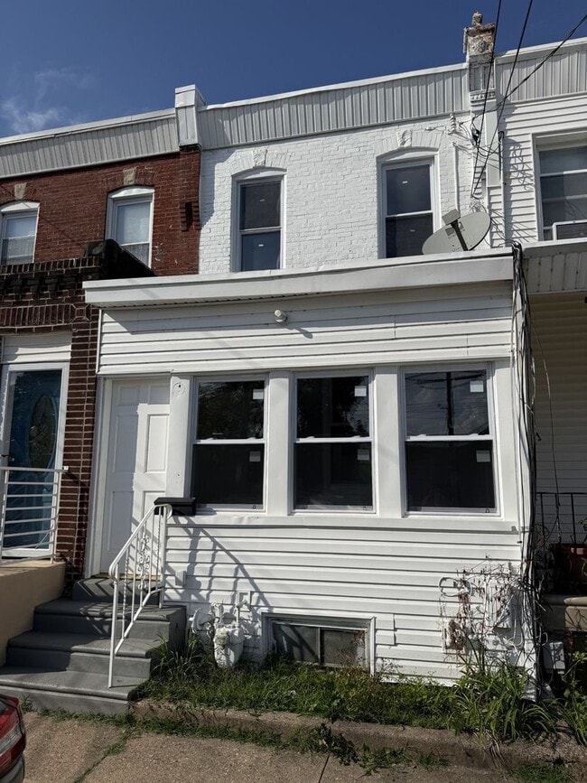 Building Photo - 211 Spruce St