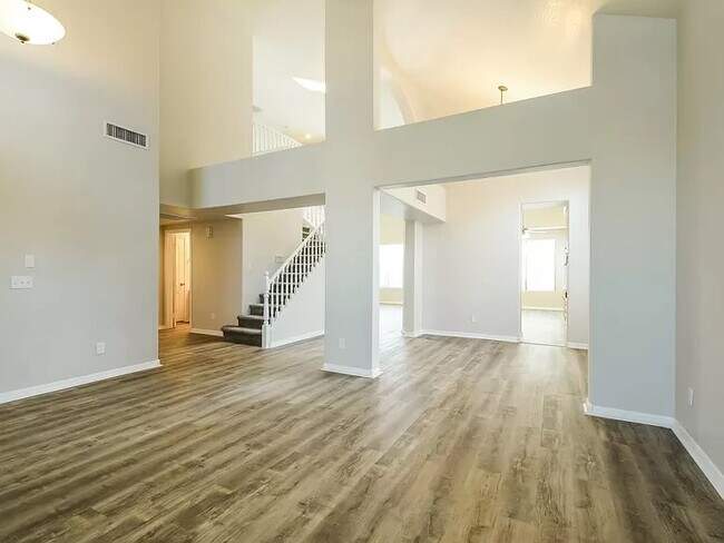 Building Photo - 6617 W Andrea Dr