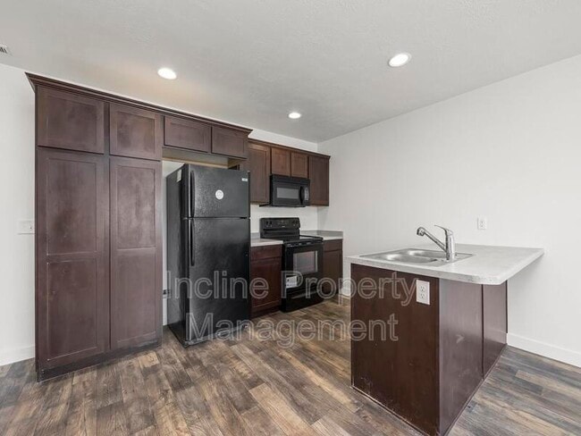 Building Photo - 178 E 630 N